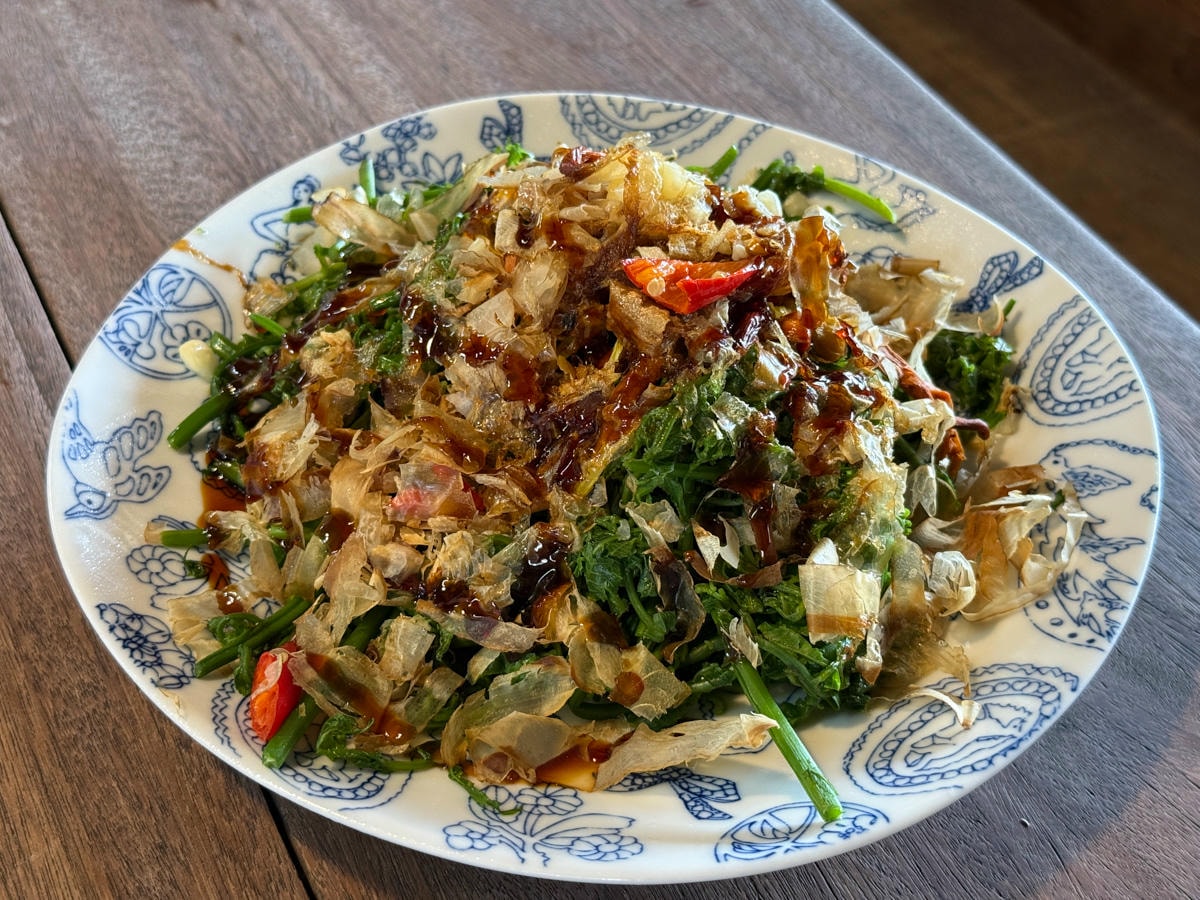 【加蜜園】花蓮赤科山美食餐廳推薦，預約制精緻合菜3000元起，人氣必吃私房無菜單料理！後院必拍金針花海秘境