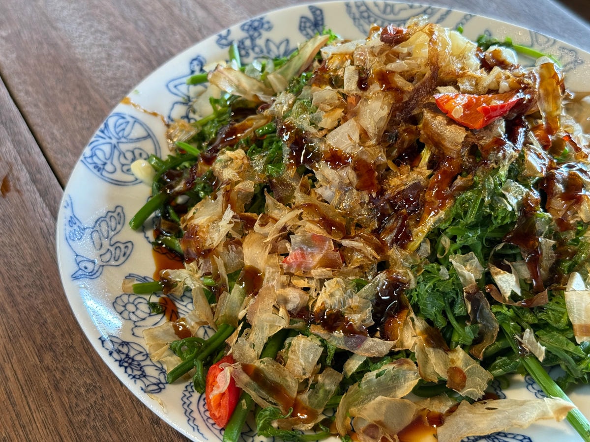 【加蜜園】花蓮赤科山美食餐廳推薦，預約制精緻合菜3000元起，人氣必吃私房無菜單料理！後院必拍金針花海秘境