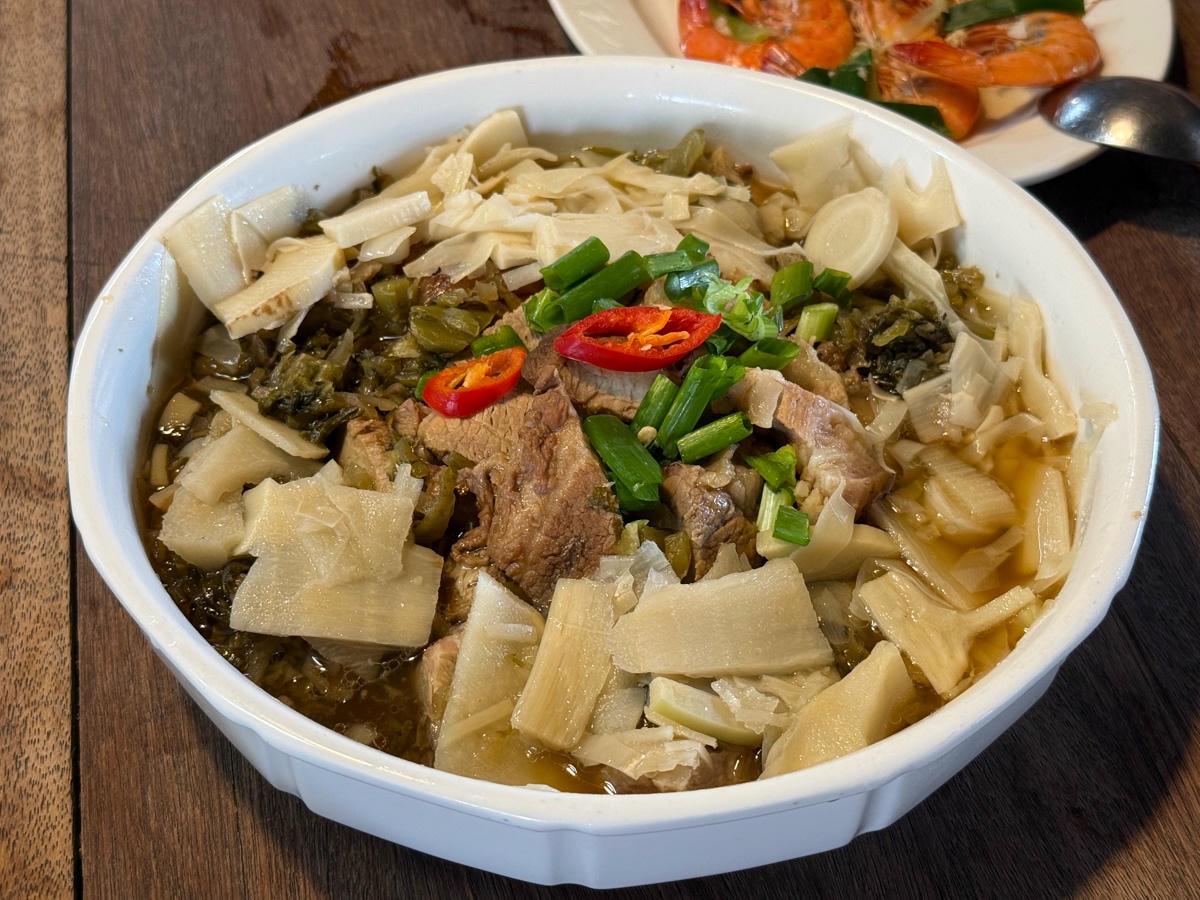 【加蜜園】花蓮赤科山美食餐廳推薦，預約制精緻合菜3000元起，人氣必吃私房無菜單料理！後院必拍金針花海秘境