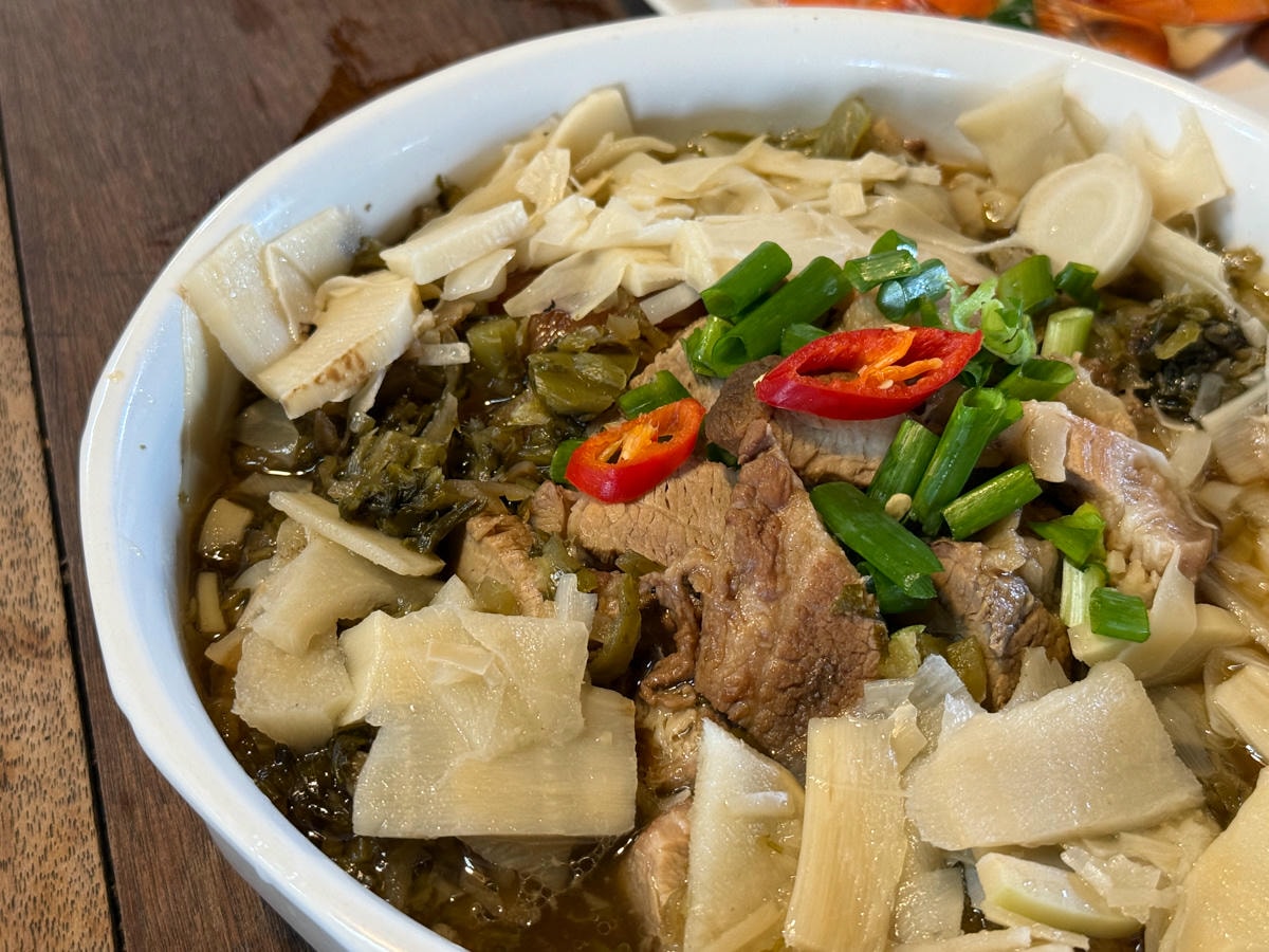 【加蜜園】花蓮赤科山美食餐廳推薦，預約制精緻合菜3000元起，人氣必吃私房無菜單料理！後院必拍金針花海秘境