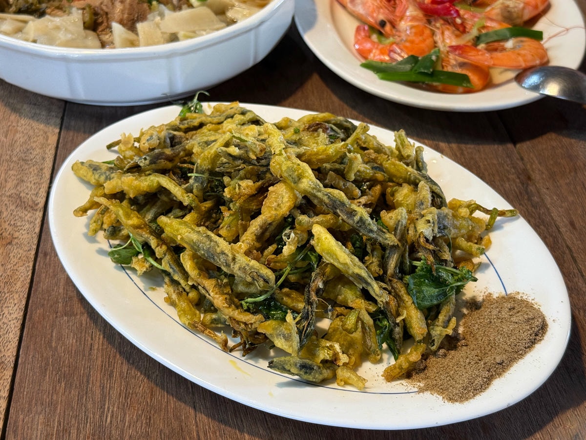 【加蜜園】花蓮赤科山美食餐廳推薦，預約制精緻合菜3000元起，人氣必吃私房無菜單料理！後院必拍金針花海秘境
