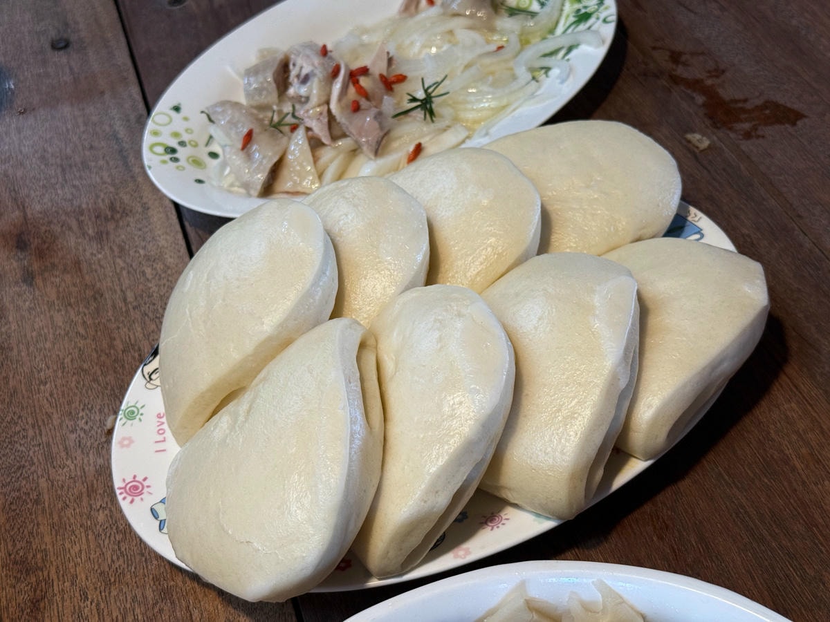 【加蜜園】花蓮赤科山美食餐廳推薦，預約制精緻合菜3000元起，人氣必吃私房無菜單料理！後院必拍金針花海秘境