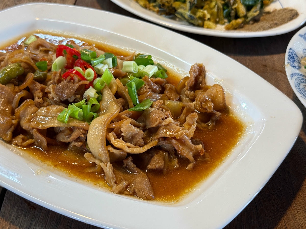 【加蜜園】花蓮赤科山美食餐廳推薦，預約制精緻合菜3000元起，人氣必吃私房無菜單料理！後院必拍金針花海秘境