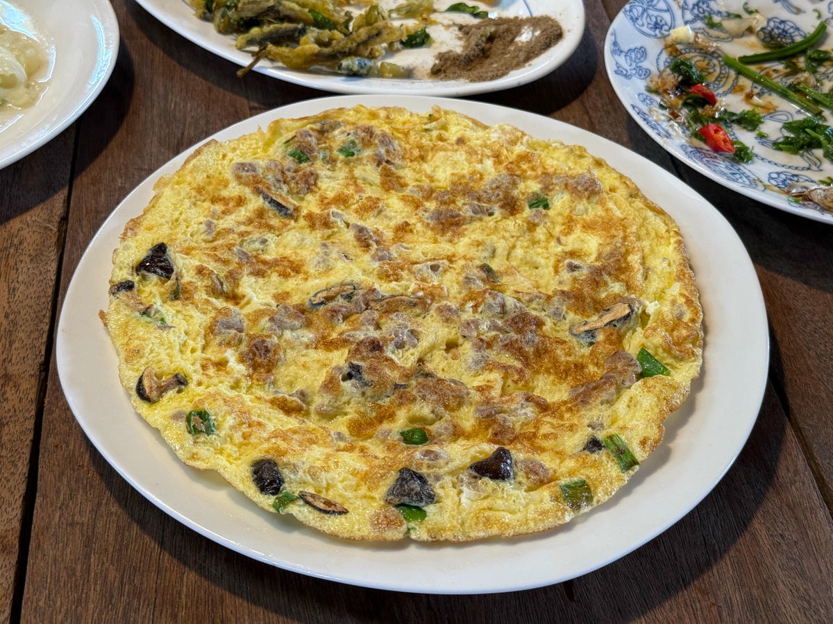 【加蜜園】花蓮赤科山美食餐廳推薦，預約制精緻合菜3000元起，人氣必吃私房無菜單料理！後院必拍金針花海秘境