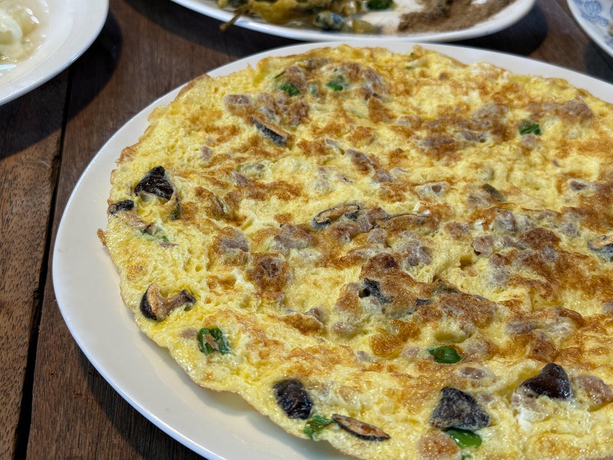 【加蜜園】花蓮赤科山美食餐廳推薦，預約制精緻合菜3000元起，人氣必吃私房無菜單料理！後院必拍金針花海秘境