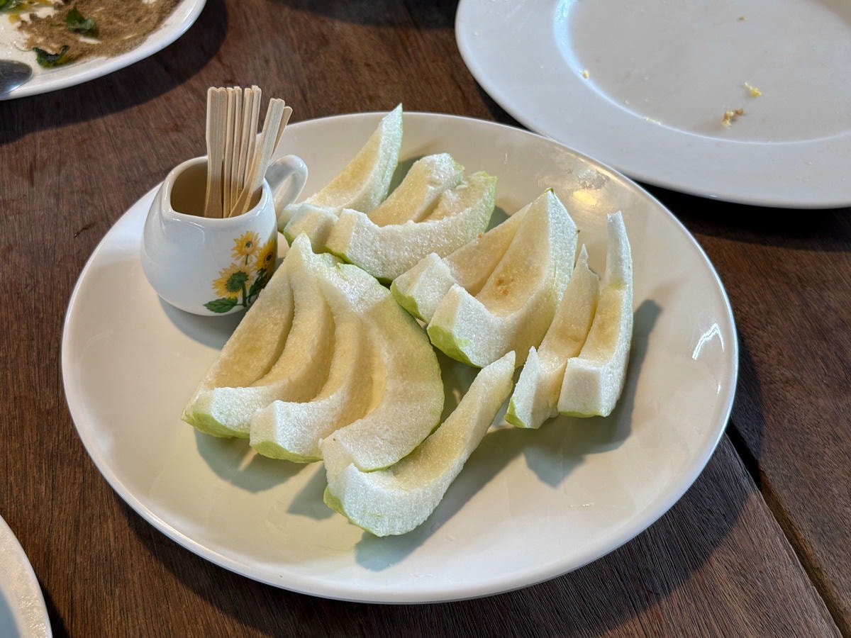 【加蜜園】花蓮赤科山美食餐廳推薦，預約制精緻合菜3000元起，人氣必吃私房無菜單料理！後院必拍金針花海秘境