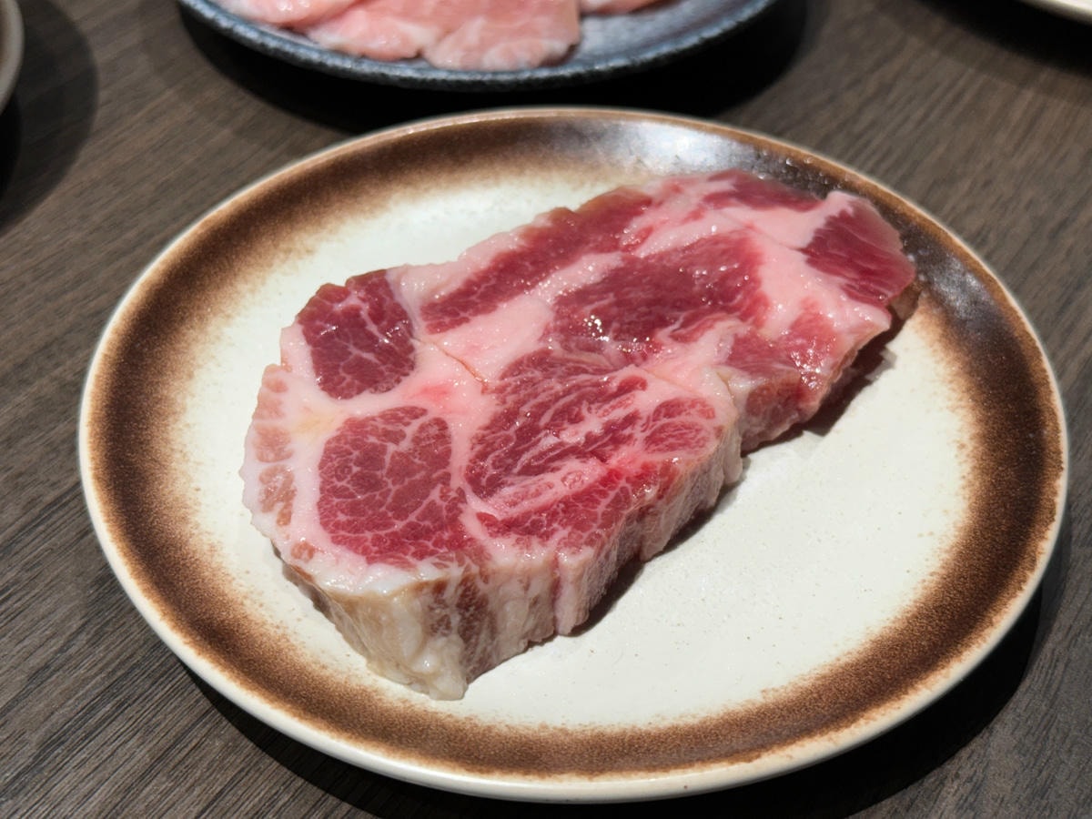 【路易奇電力公司 景安電廠】中和景安燒肉餐廳美食推薦，1570元起大啖精緻套餐，必吃頂級A5手切和牛！