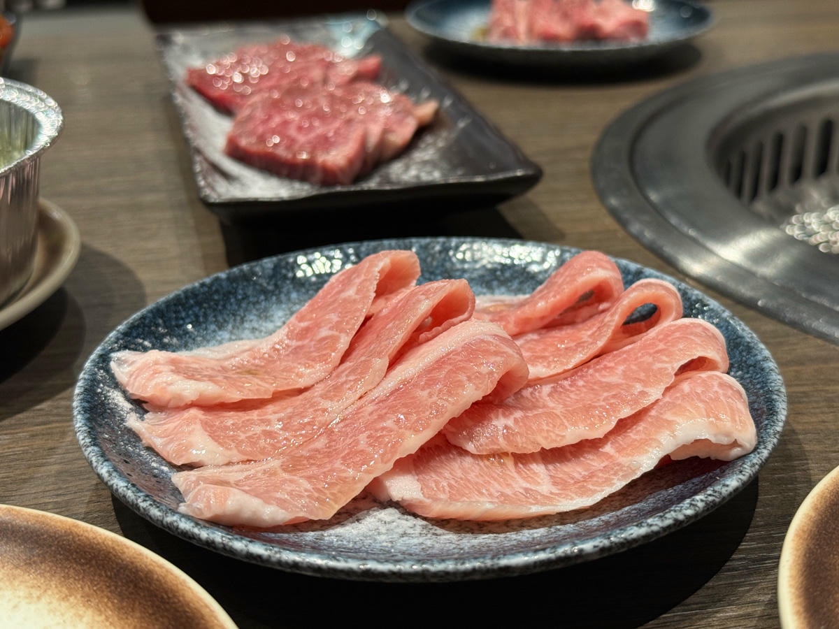 【路易奇電力公司 景安電廠】中和景安燒肉餐廳美食推薦，1570元起大啖精緻套餐，必吃頂級A5手切和牛！