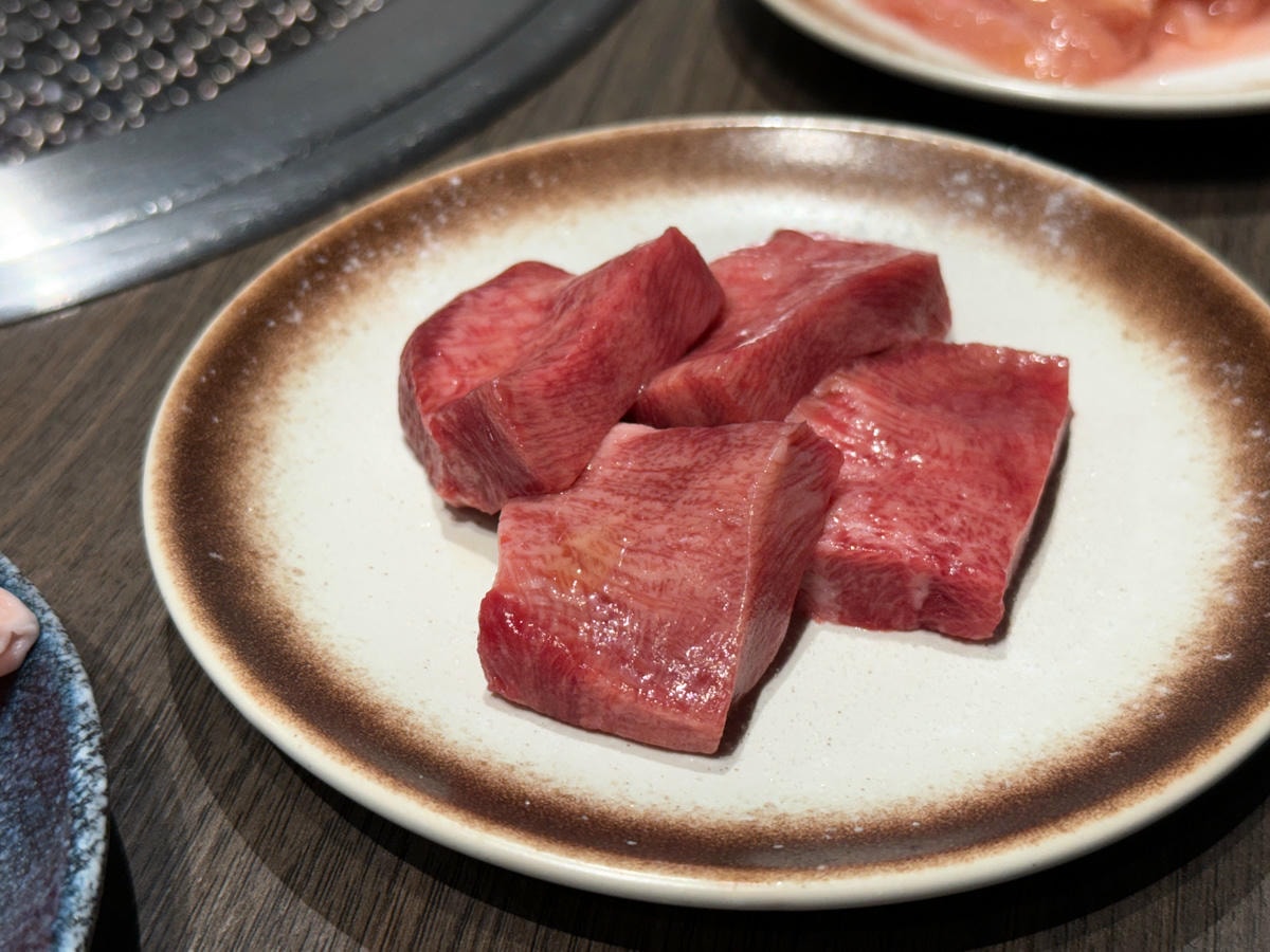 【路易奇電力公司 景安電廠】中和景安燒肉餐廳美食推薦，1570元起大啖精緻套餐，必吃頂級A5手切和牛！