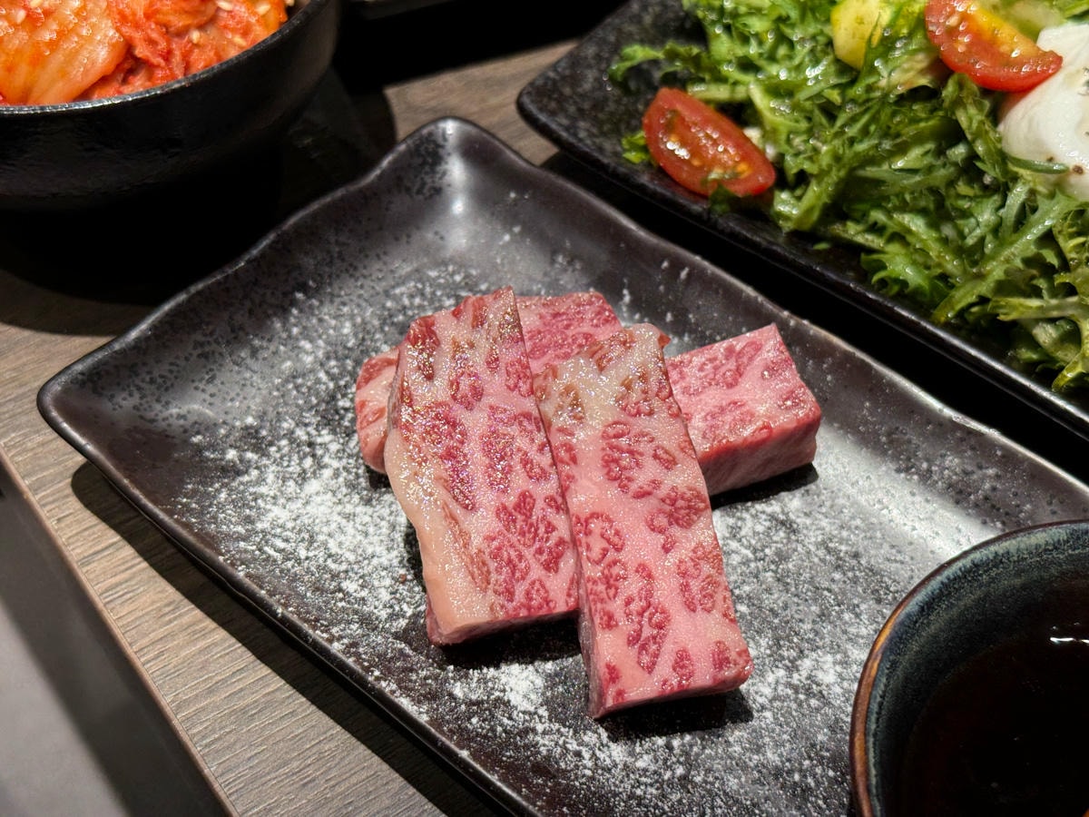 【路易奇電力公司 景安電廠】中和景安燒肉餐廳美食推薦，1570元起大啖精緻套餐，必吃頂級A5手切和牛！