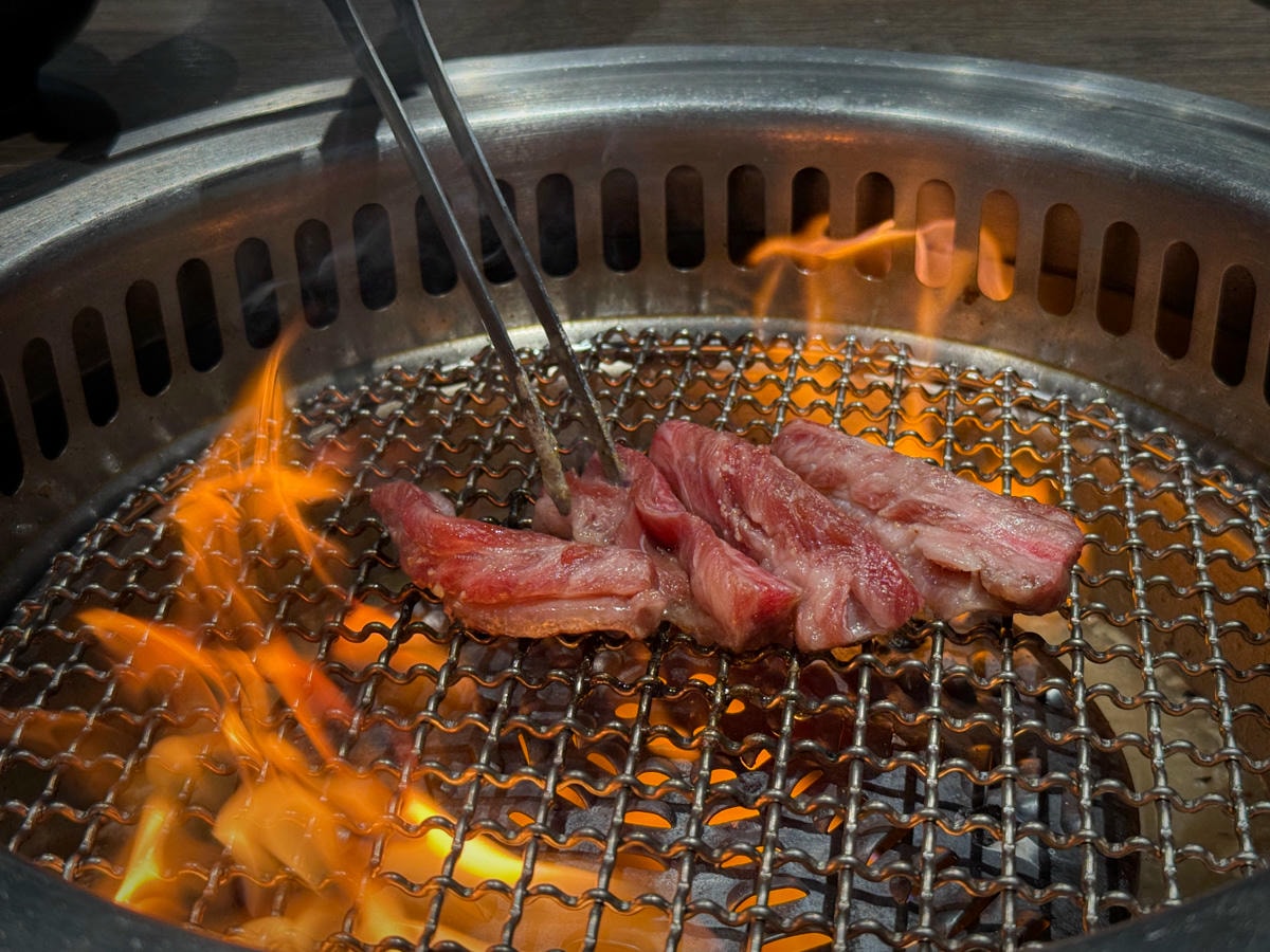 【路易奇電力公司 景安電廠】中和景安燒肉餐廳美食推薦，1570元起大啖精緻套餐，必吃頂級A5手切和牛！