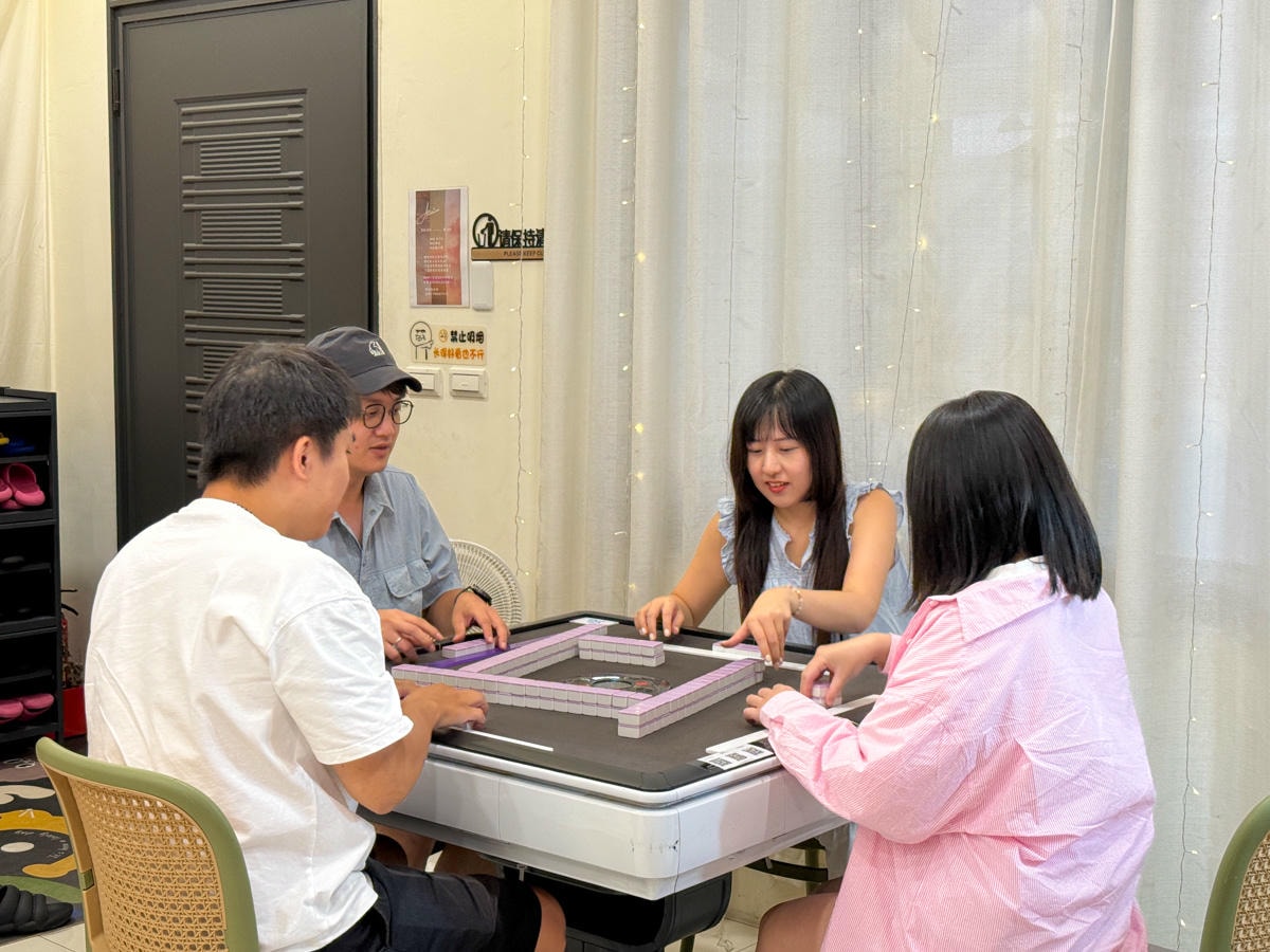 【空島 SKYPIEA】宜蘭五結人氣包棟民宿推薦，內建KTV歡唱、電動麻將、戶外烤肉區，4~14人包棟渡假住宿首選