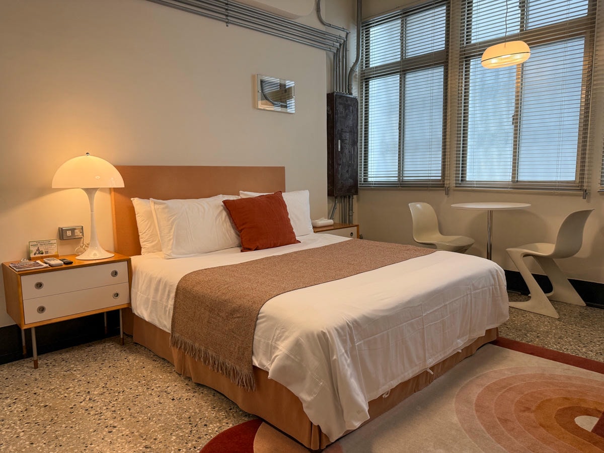 【逗之 apt.DouZ】台南中西區特色平價民宿推薦,3大主題雙人房型,賦予老宅全新生命力的設計美學! - 第25張圖 【逗之 apt.DouZ】台南中西區特色平價民宿推薦,3大主題雙人房型,賦予老宅全新生命力的設計美學!