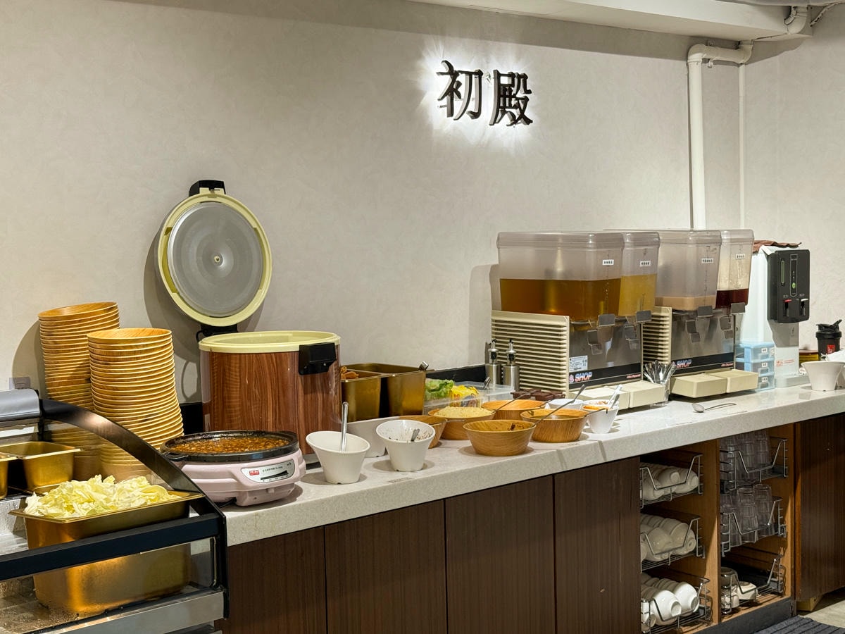 【初殿鍋物】台北永春站人氣火鍋美食推薦，平日套餐299元起，信義區必吃的平價火鍋餐廳推薦！