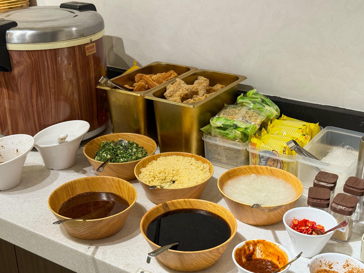 【初殿鍋物】台北永春站人氣火鍋美食推薦，平日套餐299元起，信義區必吃的平價火鍋餐廳推薦！