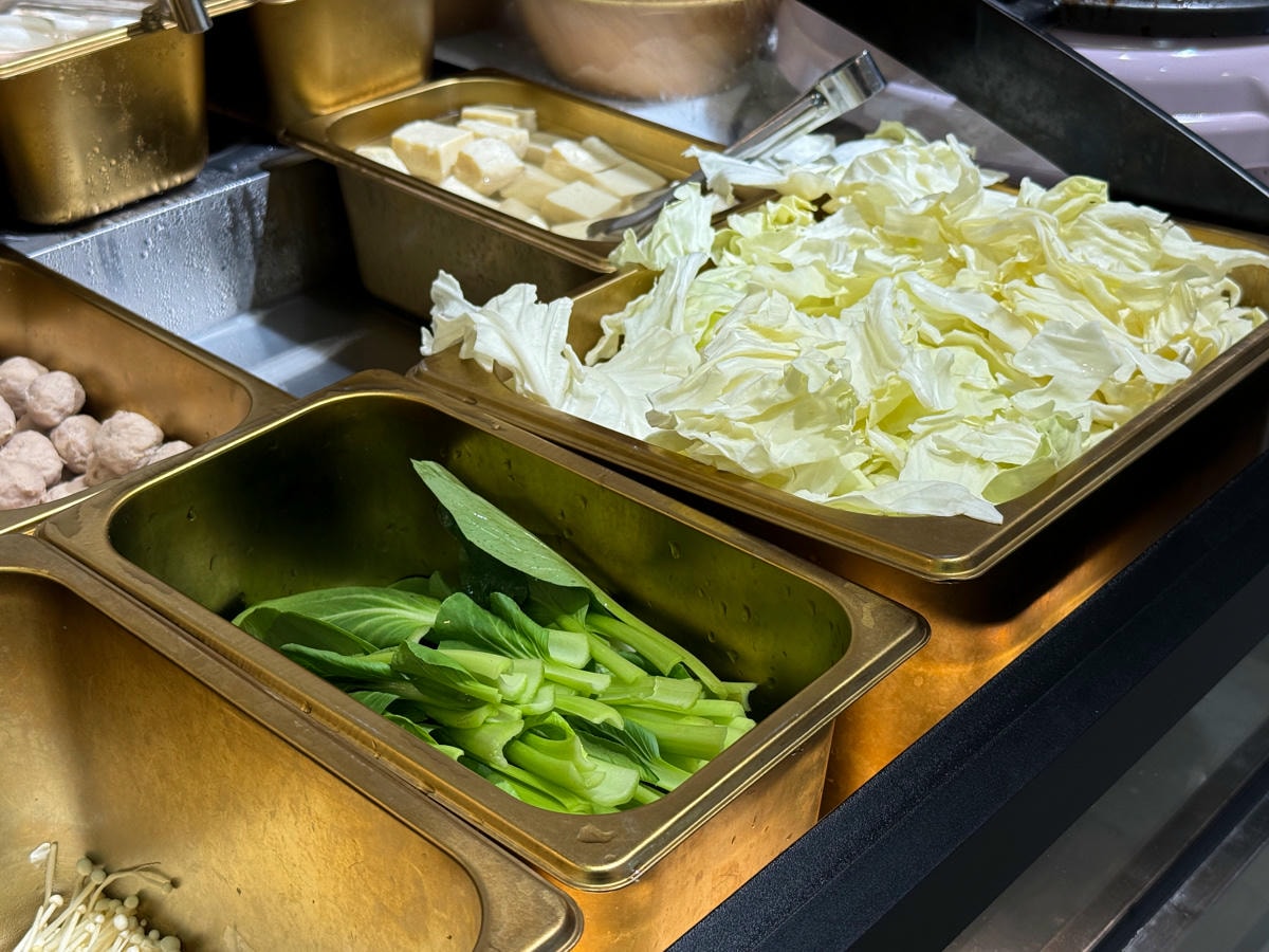 【初殿鍋物】台北永春站人氣火鍋美食推薦，平日套餐299元起，信義區必吃的平價火鍋餐廳推薦！