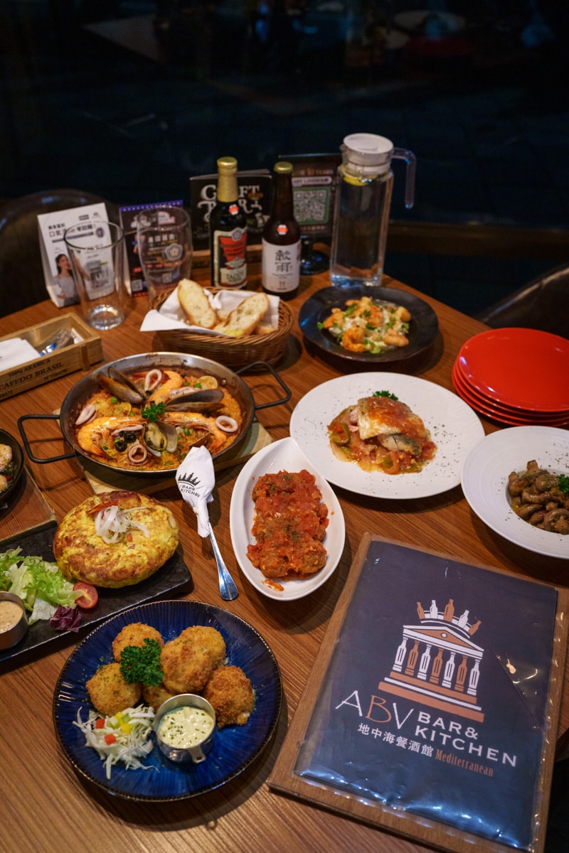 【ABV 地中海餐酒館】林口三井特色餐酒館美食推薦，大啖地中海經典料理，包場聚餐必吃大型特殊餐點！