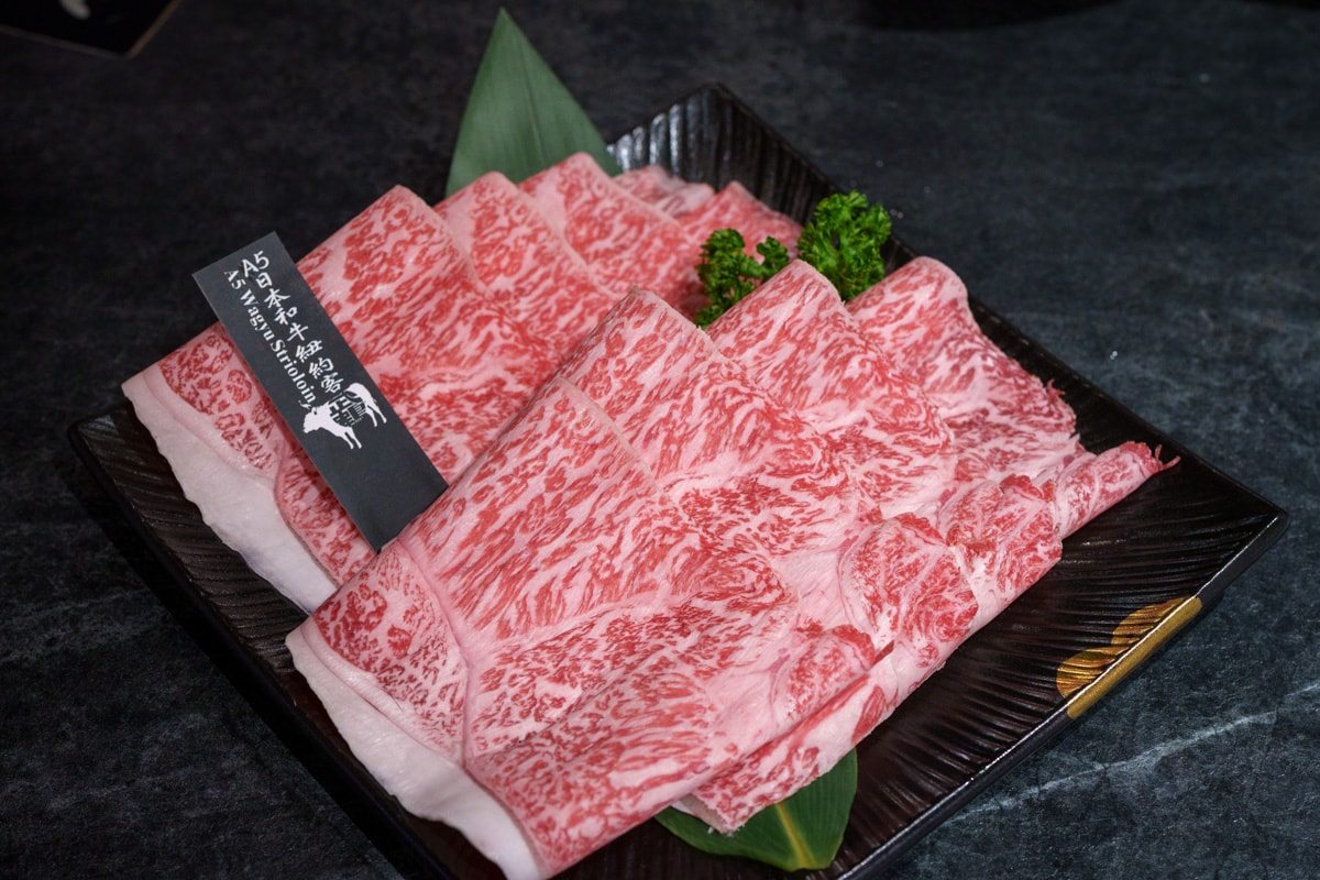 【武鶴和牛火鍋】台北行天宮火鍋吃到飽推薦,2480元大啖A5和牛、北海道鱈場蟹吃到飽!專人桌邊剝蝦服務 - 第34張圖 【武鶴和牛火鍋】台北行天宮火鍋吃到飽推薦,2480元大啖A5和牛、北海道鱈場蟹吃到飽!專人桌邊剝蝦服務