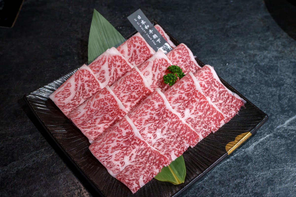 【武鶴和牛火鍋】台北行天宮火鍋吃到飽推薦,2480元大啖A5和牛、北海道鱈場蟹吃到飽!專人桌邊剝蝦服務 - 第38張圖 【武鶴和牛火鍋】台北行天宮火鍋吃到飽推薦,2480元大啖A5和牛、北海道鱈場蟹吃到飽!專人桌邊剝蝦服務