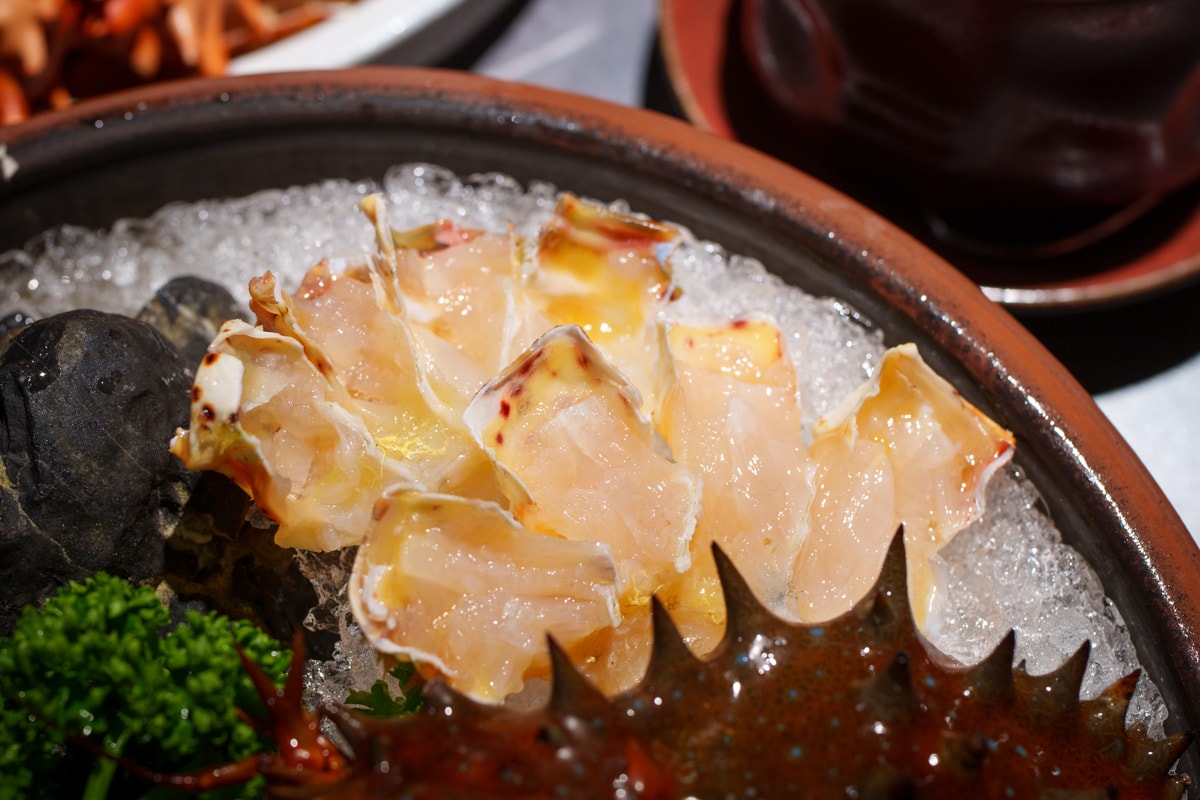【二本松涮涮屋】台北大安頂級火鍋美食推薦，大啖北海道夢幻花咲蟹最新套餐！專人桌邊服務，傳承日本二本松頂級天然火鍋首選！