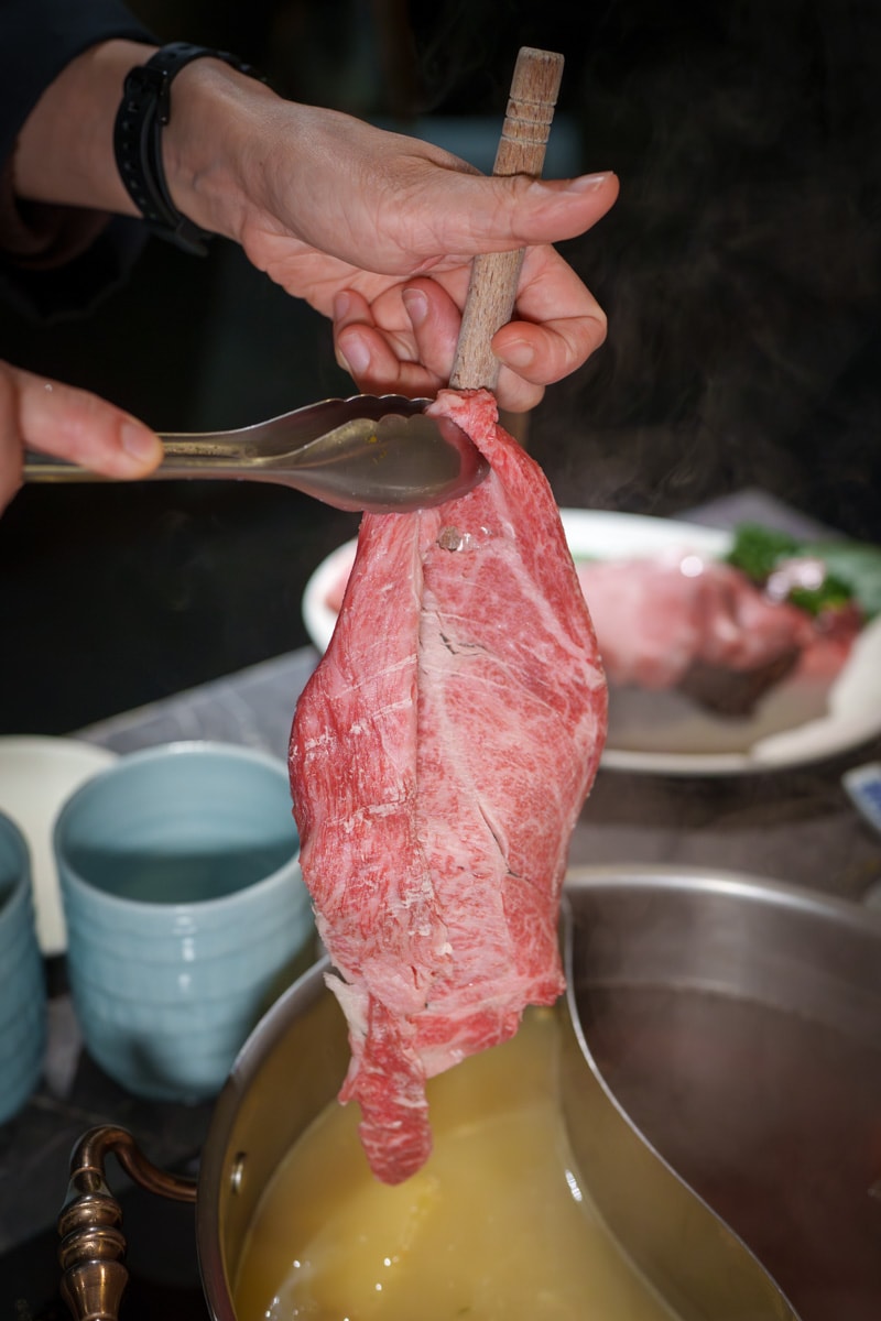 【二本松涮涮屋】台北大安頂級火鍋美食推薦，大啖北海道夢幻花咲蟹最新套餐！專人桌邊服務，傳承日本二本松頂級天然火鍋首選！