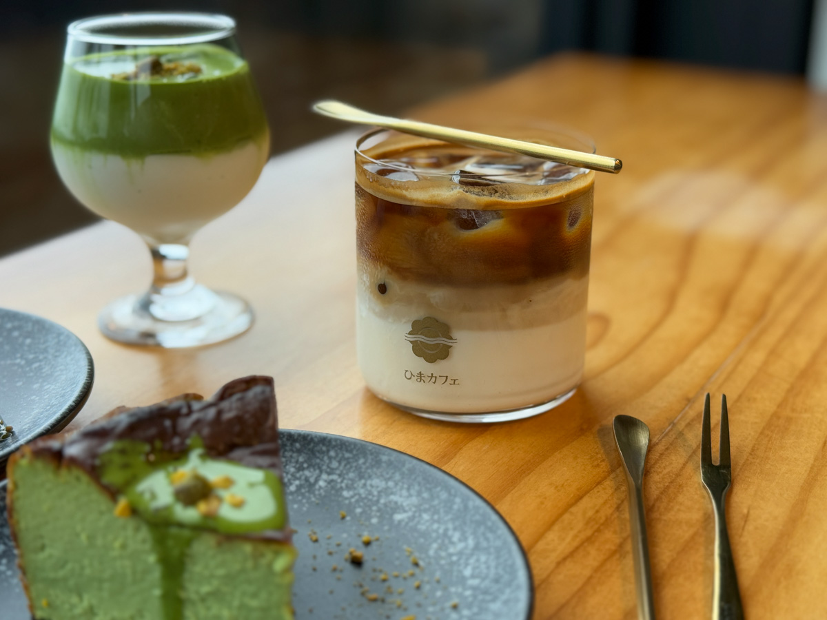 【暇 咖啡 hima cafe】九份景觀咖啡廳推薦：人氣必吃巴斯克與生乳捲！絕美九份山城下午茶首選！