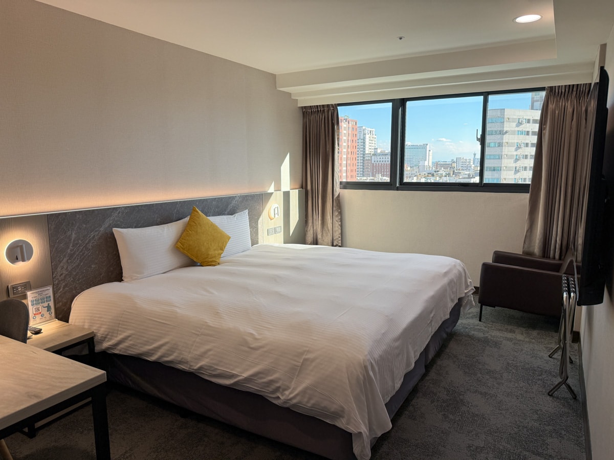 【旅居文旅-台中文心館】台中北區平價住宿推薦，1280元起入住5大質感設計房型，24小時免費零食點心自助吧與百本藏書！