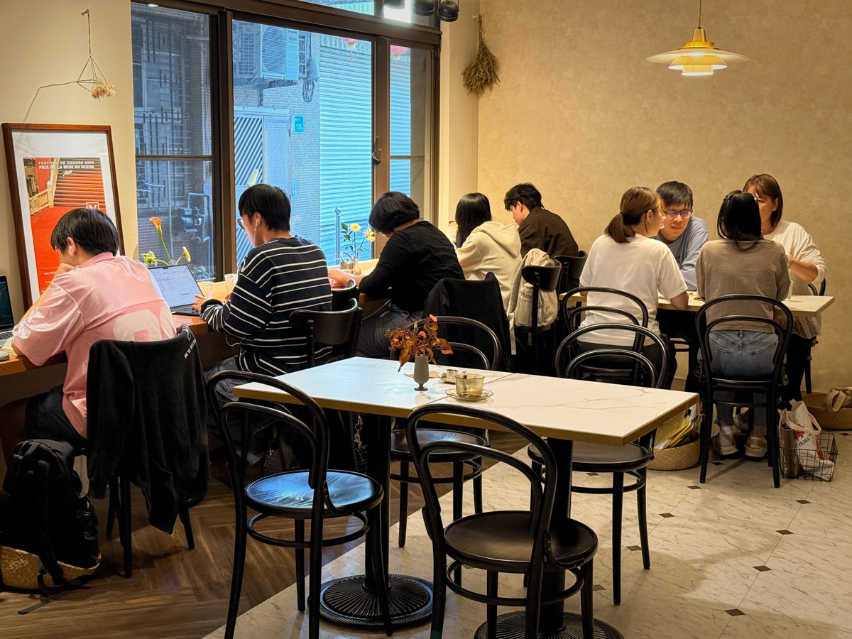 【自己的房間】台南新美街咖啡廳推薦,精緻手沖咖啡,特色必吃手作甜點,續杯飲品半價! - 第6張圖 【自己的房間】台南新美街咖啡廳推薦,精緻手沖咖啡,特色必吃手作甜點,續杯飲品半價!