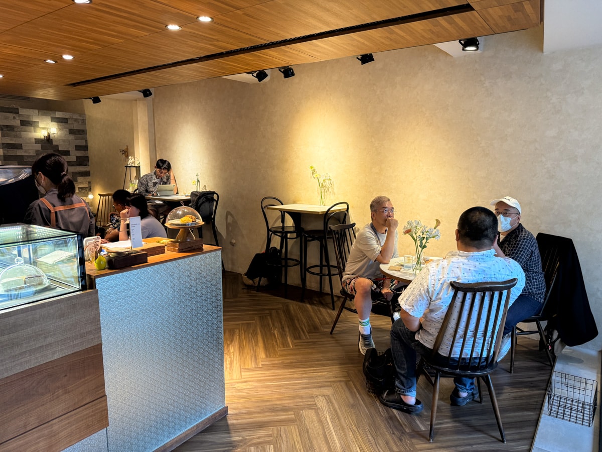 【自己的房間】台南新美街咖啡廳推薦,精緻手沖咖啡,特色必吃手作甜點,續杯飲品半價! - 第2張圖 【自己的房間】台南新美街咖啡廳推薦,精緻手沖咖啡,特色必吃手作甜點,續杯飲品半價!
