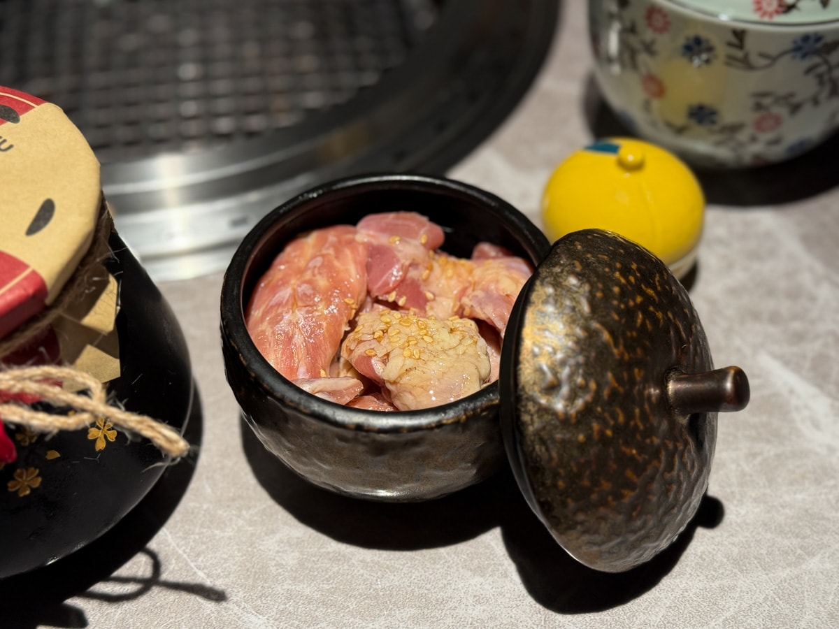 【尼匠燒肉】桃園必吃燒肉餐廳推薦，大啖日式無煙頂級燒肉饗宴，250坪內建獨立包廂，當月壽星享專屬優惠！