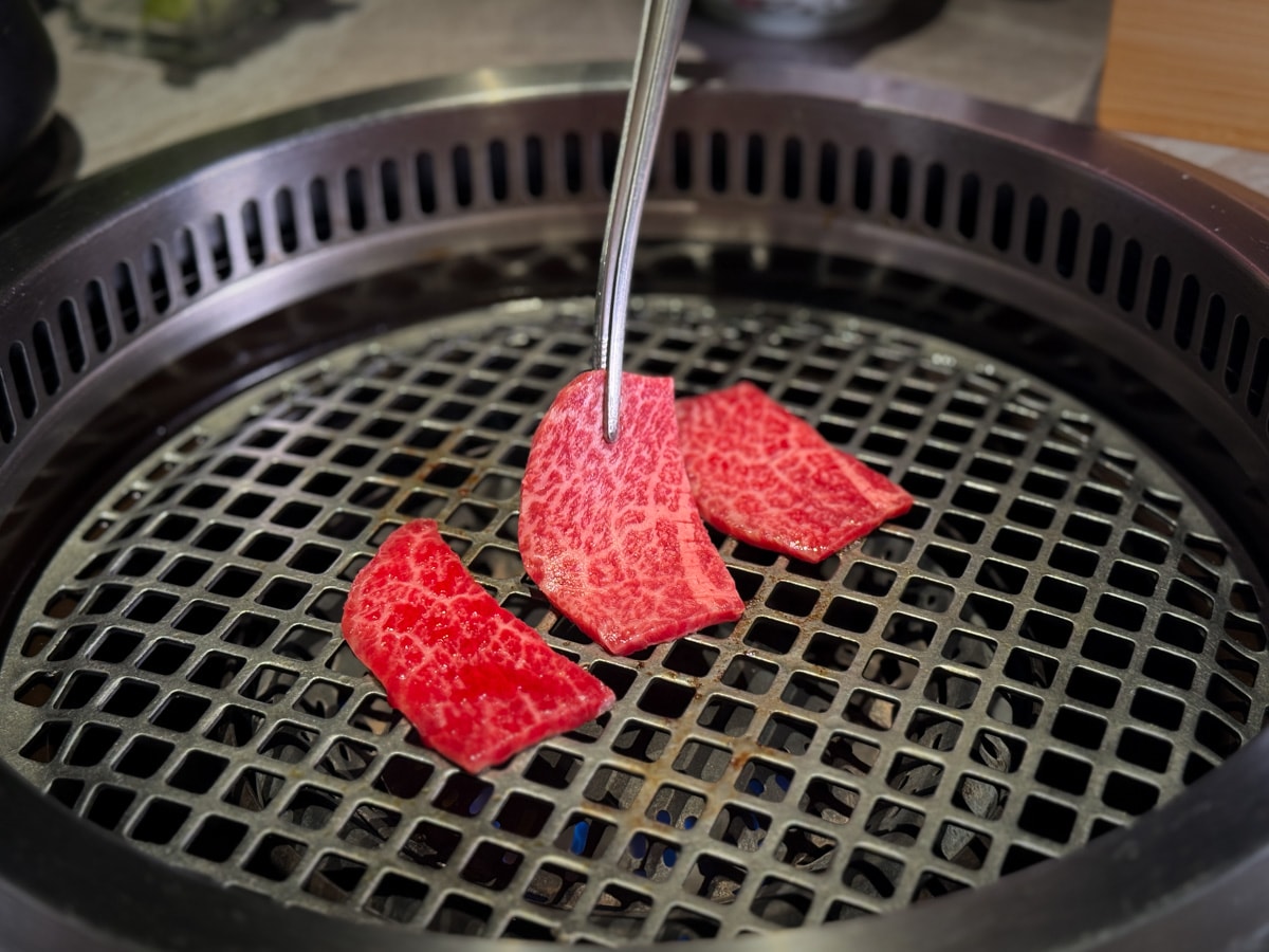 【尼匠燒肉】桃園必吃燒肉餐廳推薦，大啖日式無煙頂級燒肉饗宴，250坪內建獨立包廂，當月壽星享專屬優惠！