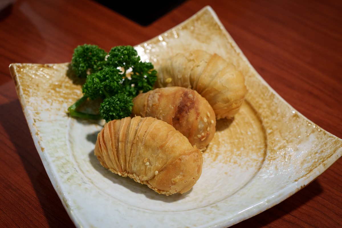 【如嫦】台北中山國中站火鍋美食推薦，980元起大啖最多蛤蠣的火鍋店！一鍋兩吃港式雞煲，被港式料理耽誤的火鍋！