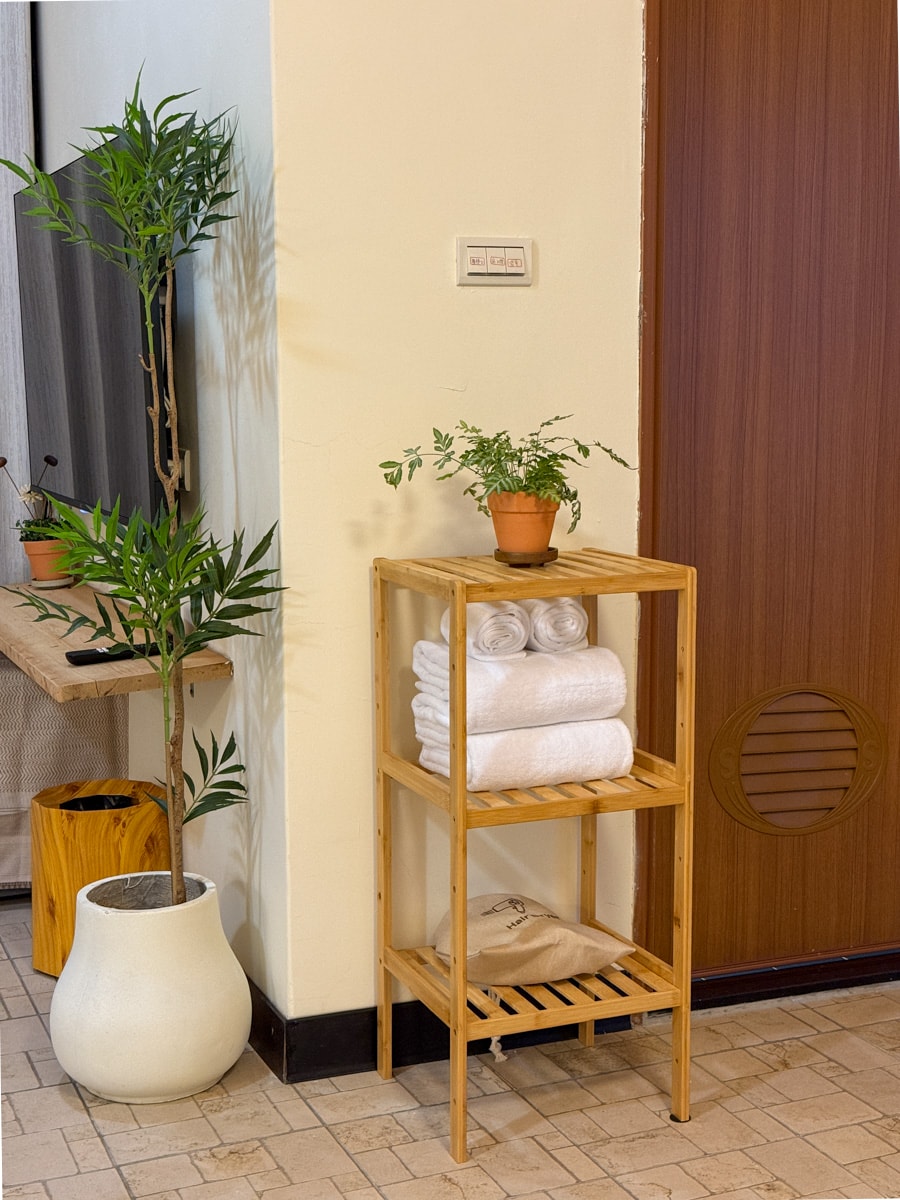 【隱山居-木屋館】九份2人入住質感民宿推薦，台灣杉木建築！全木質設計靜謐空間，30秒步行到九份老街！