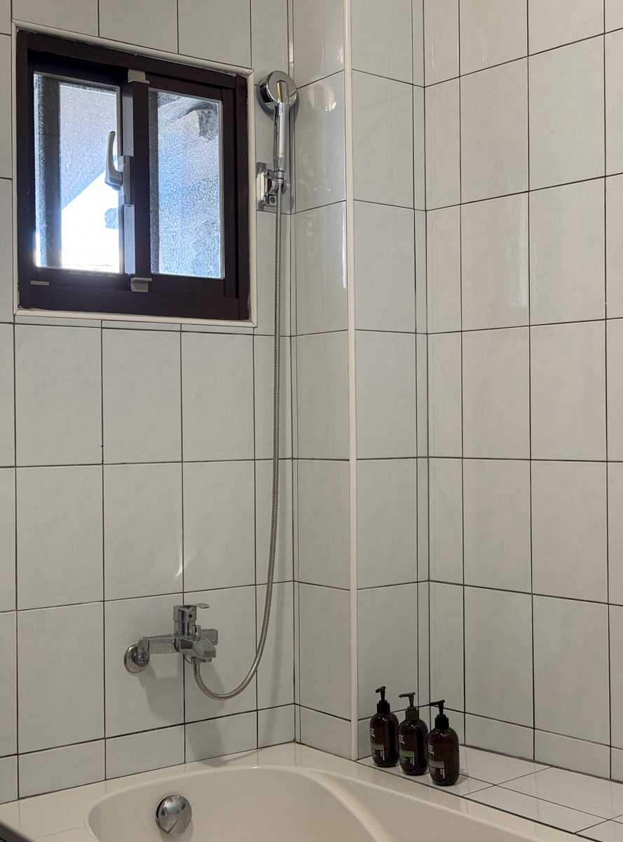 【隱山居-木屋館】九份2人入住質感民宿推薦，台灣杉木建築！全木質設計靜謐空間，30秒步行到九份老街！
