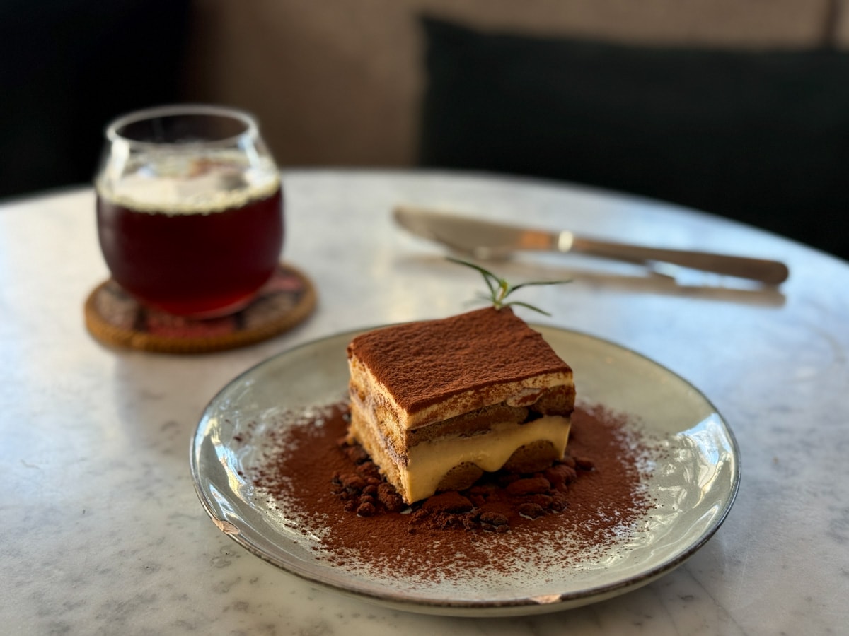 【龍宮】花蓮七星潭下午茶推薦，各式單品手沖、特色手作鹹食、甜點，自在休憩的靜謐之地