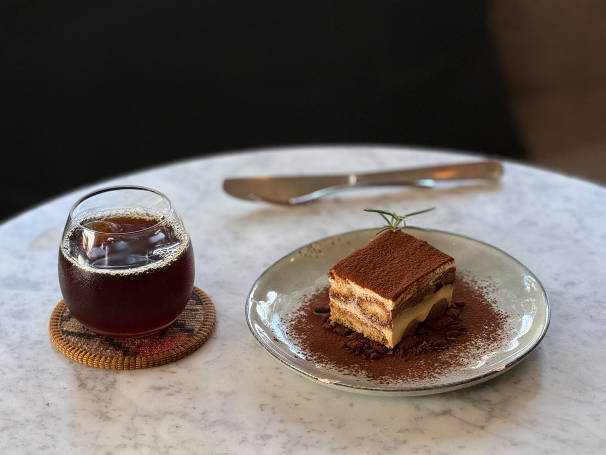 【龍宮】花蓮七星潭下午茶推薦，各式單品手沖、特色手作鹹食、甜點，自在休憩的靜謐之地