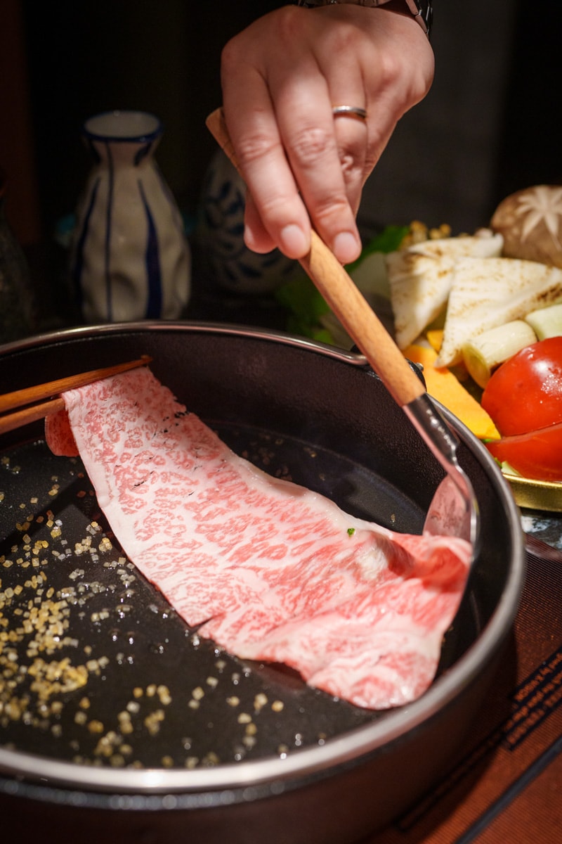 【祇園.禪院壽喜燒】台北信義安和必吃美食餐廳推薦,全包廂預約困難京都百年壽喜燒,專人桌邊服務,大啖日本頂級和牛! - 第33張圖 【祇園.禪院壽喜燒】台北信義安和必吃美食餐廳推薦,全包廂預約困難京都百年壽喜燒,專人桌邊服務,大啖日本頂級和牛!