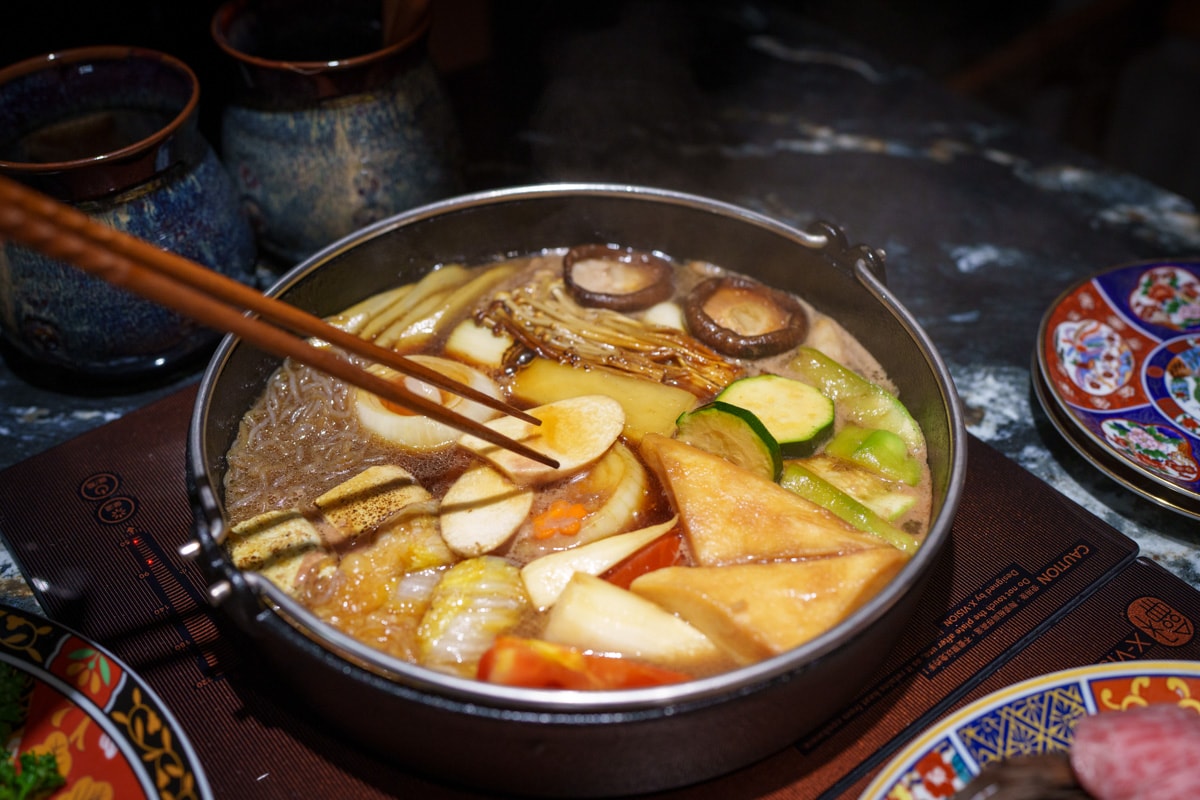 【祇園.禪院壽喜燒】台北信義安和必吃美食餐廳推薦,全包廂預約困難京都百年壽喜燒,專人桌邊服務,大啖日本頂級和牛! - 第39張圖 【祇園.禪院壽喜燒】台北信義安和必吃美食餐廳推薦,全包廂預約困難京都百年壽喜燒,專人桌邊服務,大啖日本頂級和牛!