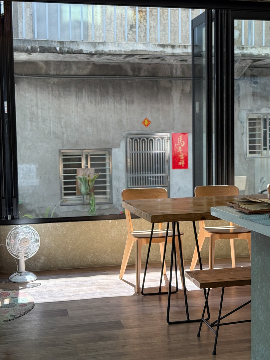 【金少爺 OVERTIME COFFEE】宜蘭頭城人氣咖啡廳推薦，職人手沖咖啡、精緻手作甜點，高評價質感下午茶首選！