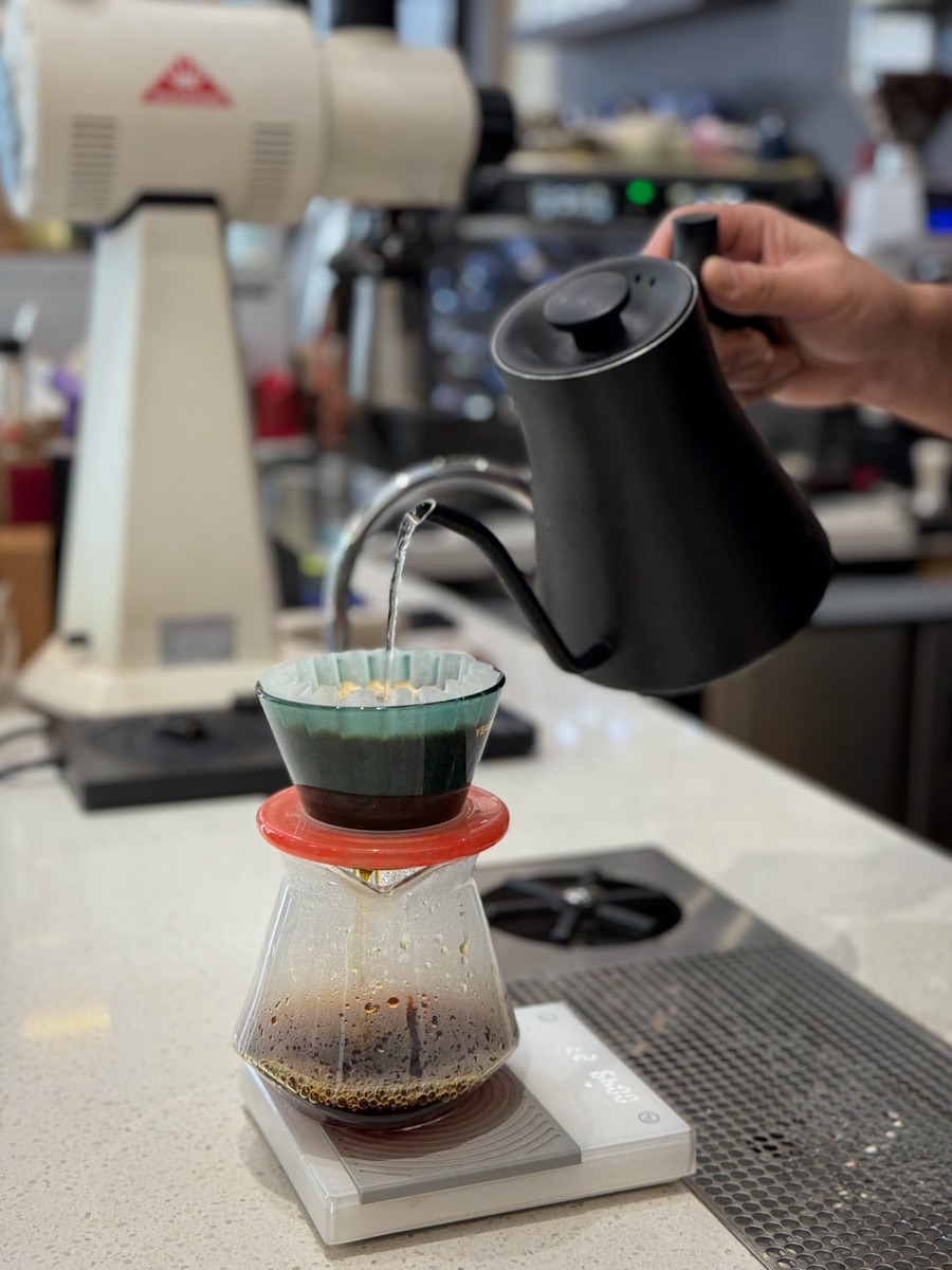【金少爺 OVERTIME COFFEE】宜蘭頭城人氣咖啡廳推薦，職人手沖咖啡、精緻手作甜點，高評價質感下午茶首選！