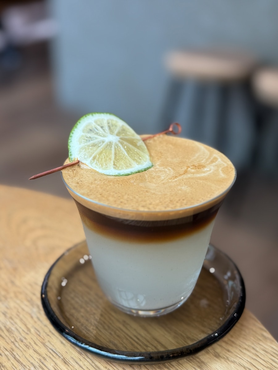【金少爺 OVERTIME COFFEE】宜蘭頭城人氣咖啡廳推薦，職人手沖咖啡、精緻手作甜點，高評價質感下午茶首選！