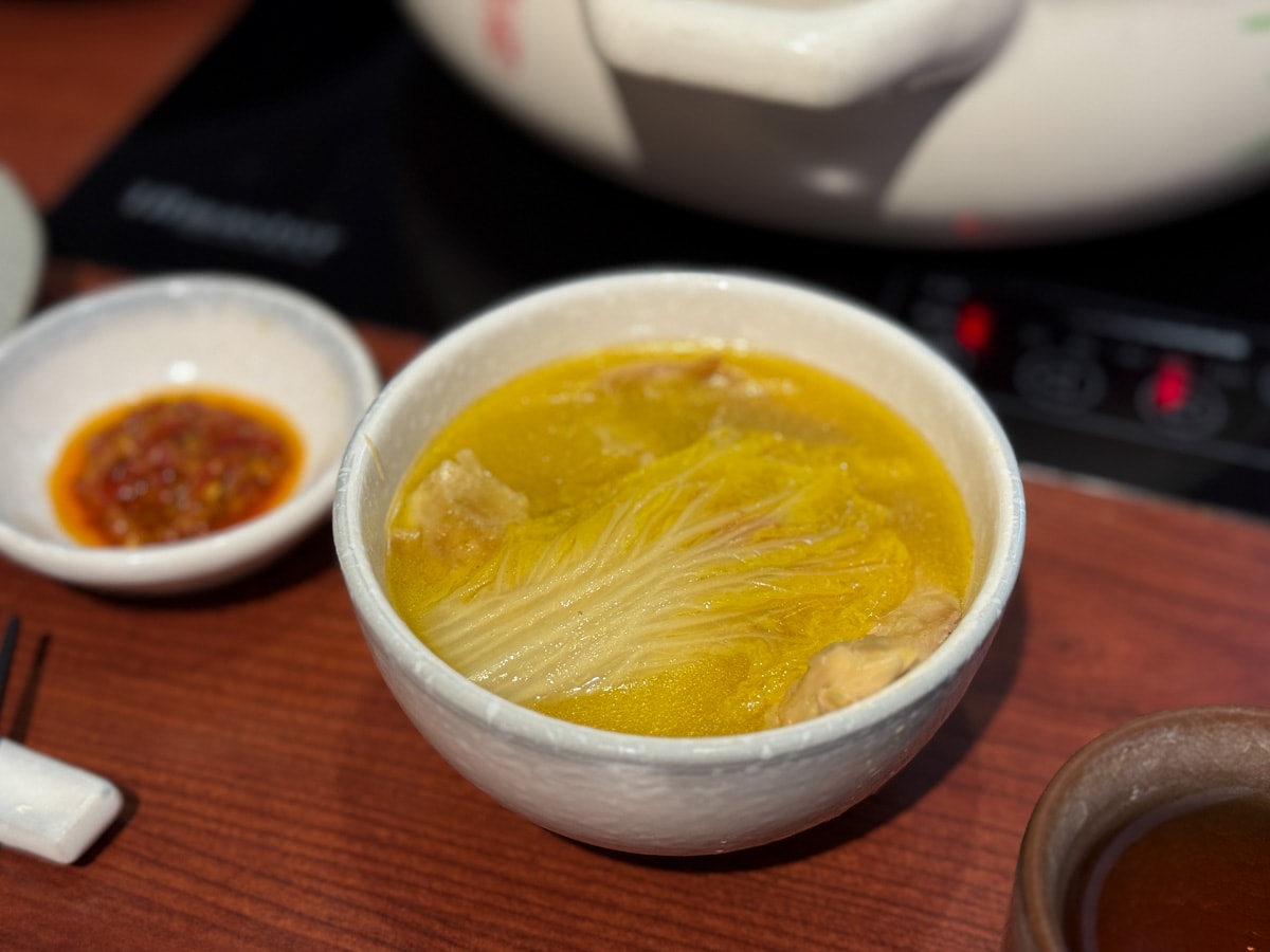 【如嬌 花膠雞•鍋物】台北中山區評分最高火鍋推薦，大啖黃金花膠雞湯鍋，嚴選新鮮高級食材，台灣首間花膠雞鍋物品牌！