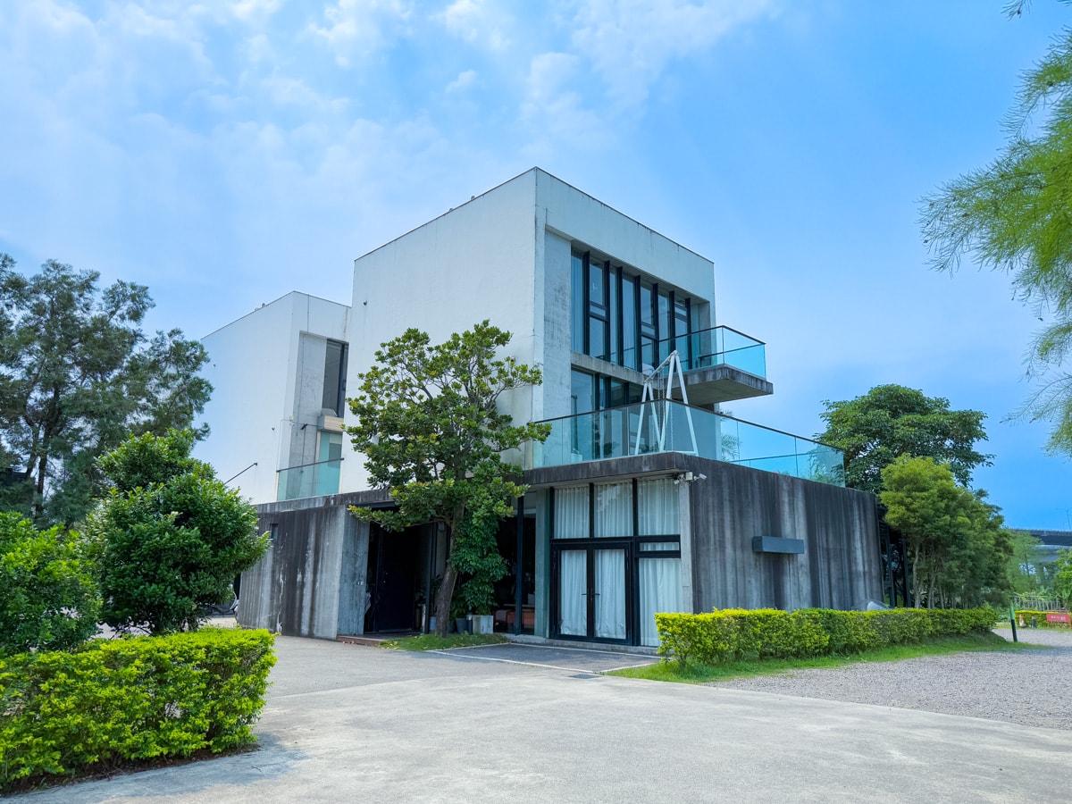 【冉冉旗艦館】宜蘭五結高評價包棟民宿推薦,4大主題特色客房,內建KTV、電動麻將,2~20人渡假包棟遠眺龜山島看日出! - 第1張圖 【冉冉旗艦館】宜蘭五結高評價包棟民宿推薦,4大主題特色客房,內建KTV、電動麻將,2~20人渡假包棟遠眺龜山島看日出!
