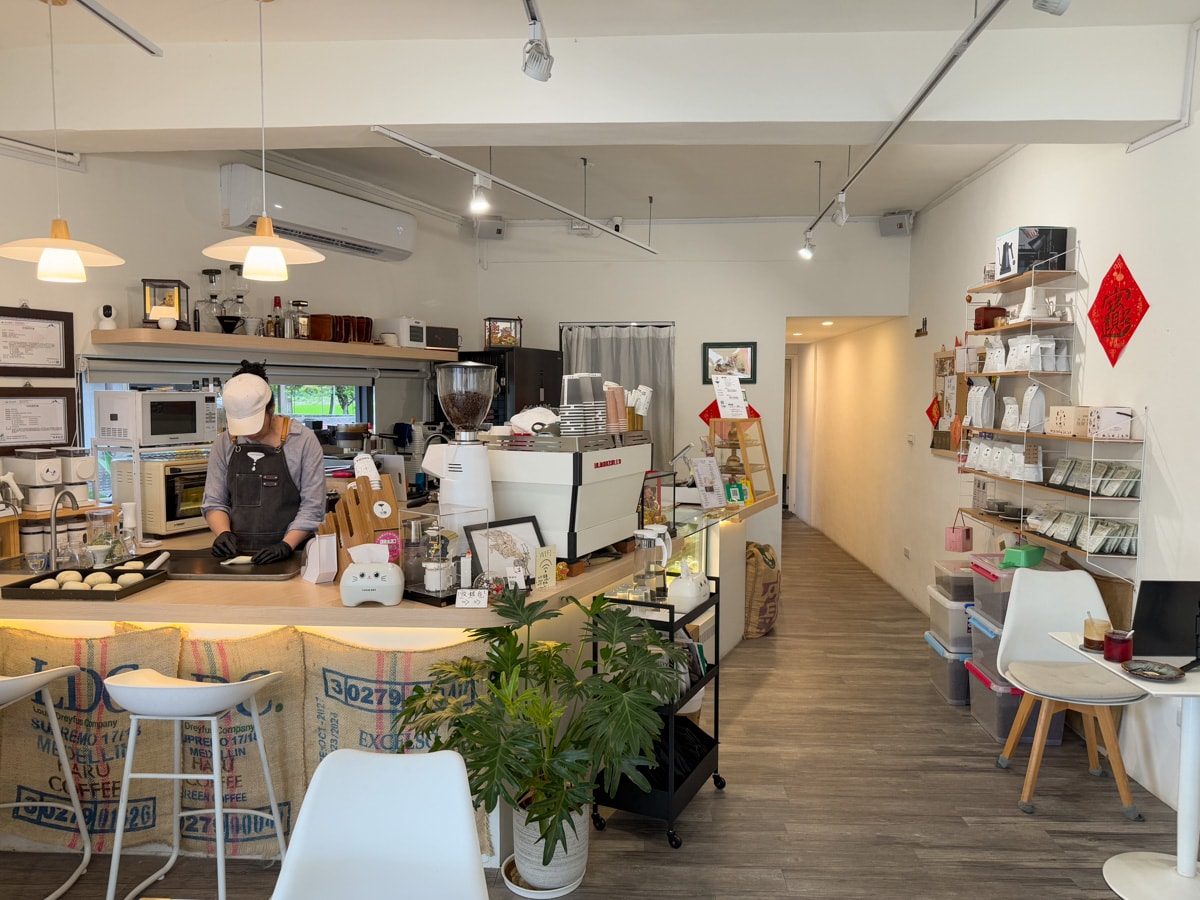 【享咖 coffee】宜蘭五結評分最高早午餐推薦，手工特色貝果、現烤鬆餅、可頌，自家烘焙咖啡豆販售