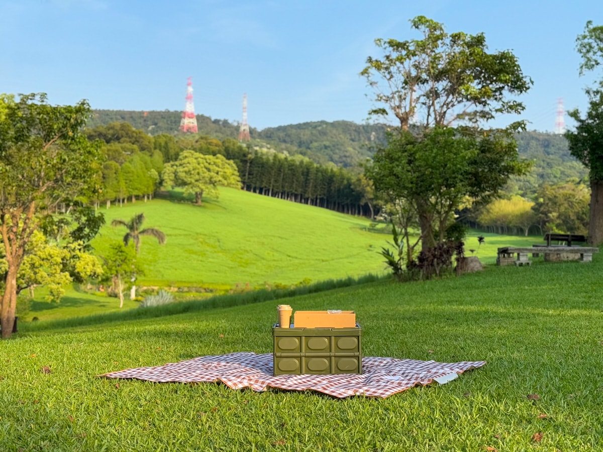 【南窩綠丘】苗栗人氣秘境新景點推薦,萬坪草原野餐!4大主題房型包棟21人,草地露營賞夕陽,大啖暖心精緻早餐饗宴! - 第16張圖 【南窩綠丘】苗栗人氣秘境新景點推薦,萬坪草原野餐!4大主題房型包棟21人,草地露營賞夕陽,大啖暖心精緻早餐饗宴!