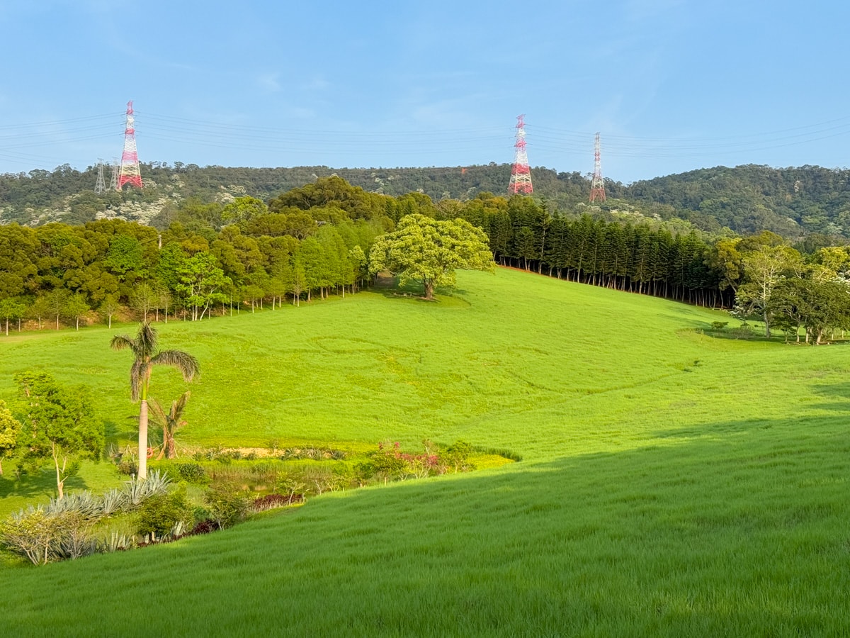 【南窩綠丘】苗栗人氣秘境新景點推薦,萬坪草原野餐!4大主題房型包棟21人,草地露營賞夕陽,大啖暖心精緻早餐饗宴! - 第6張圖 【南窩綠丘】苗栗人氣秘境新景點推薦,萬坪草原野餐!4大主題房型包棟21人,草地露營賞夕陽,大啖暖心精緻早餐饗宴!