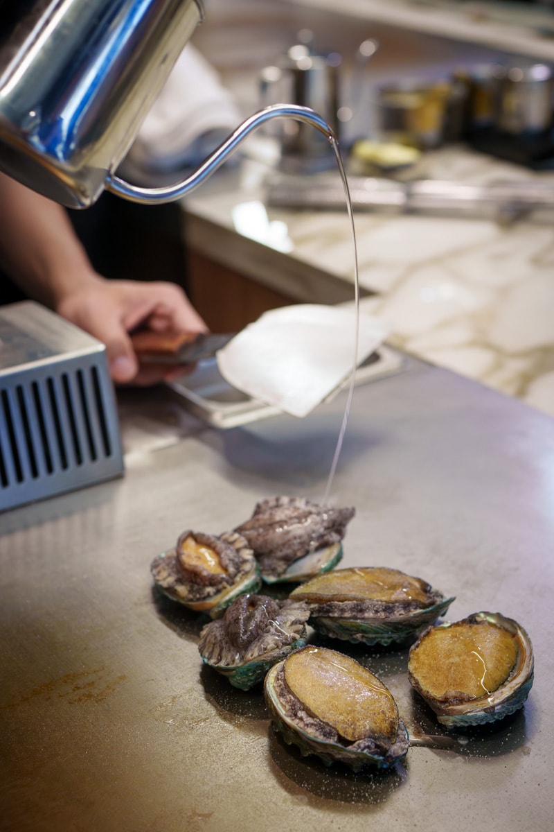 【DOWA 隱寓】台北公館必吃美食推薦，全預約制頂級日式鐵板燒，2580元起大啖職人料理，隱身豪宅中的餐廳！客製化慶生佈置專屬包廂