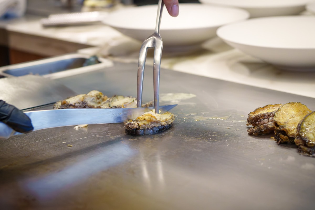 【DOWA 隱寓】台北公館必吃美食推薦，全預約制頂級日式鐵板燒，2580元起大啖職人料理，隱身豪宅中的餐廳！客製化慶生佈置專屬包廂