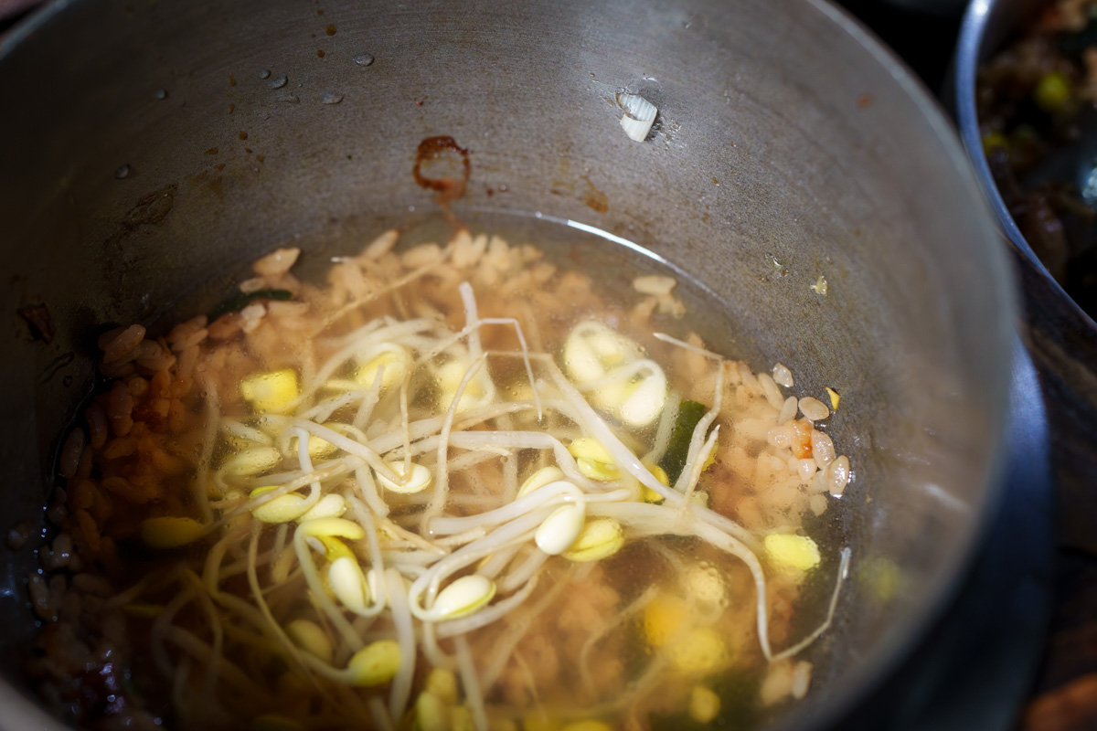 【金美麗人】士林捷運站附近必吃美食推薦,210元起享精緻一鍋釜飯,招牌必吃烤五花肉,升級份量超滿足! - 第21張圖 【金美麗人】士林捷運站附近必吃美食推薦,210元起享精緻一鍋釜飯,招牌必吃烤五花肉,升級份量超滿足!