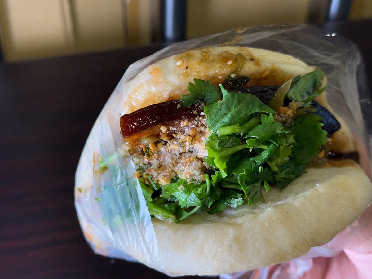 【瑞芳古早味三輪車割包】瑞芳車站隱藏美食推薦,飄香傳承50多年的古早味刈包,在地人最愛的排隊名店! - 第10張圖 【瑞芳古早味三輪車割包】瑞芳車站隱藏美食推薦,飄香傳承50多年的古早味刈包,在地人最愛的排隊名店!